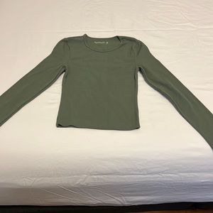 Ribbed cropped long sleeve top